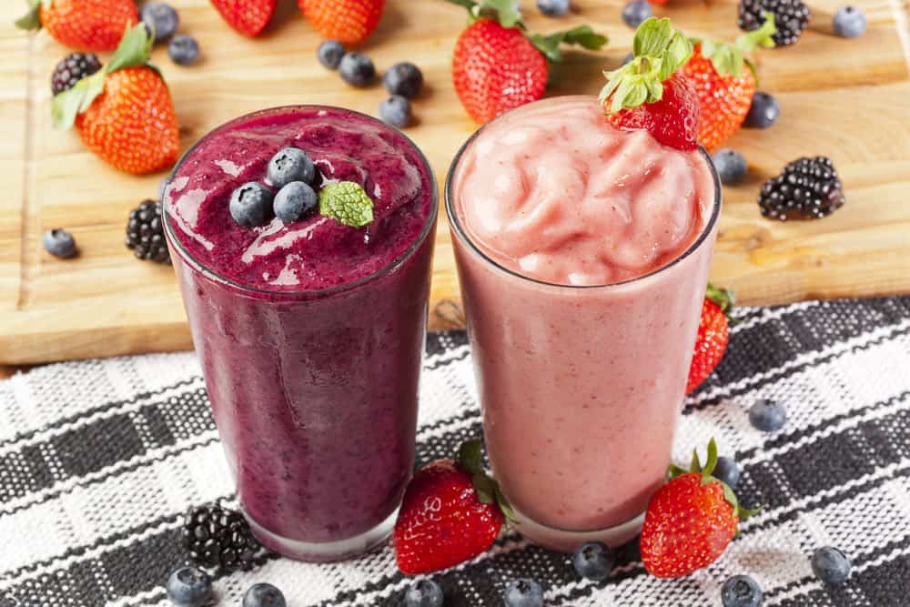 Fresh Blueberry and Strawberry Smoothie 