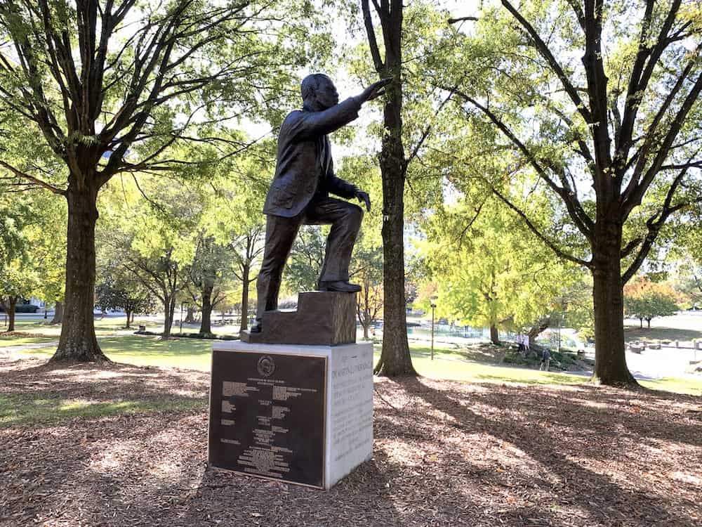 martin luther king statue in marshall park charlotte