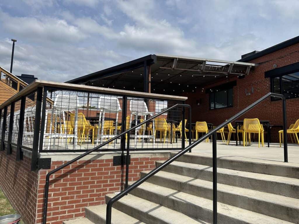 outdoor seating at Urban District Market