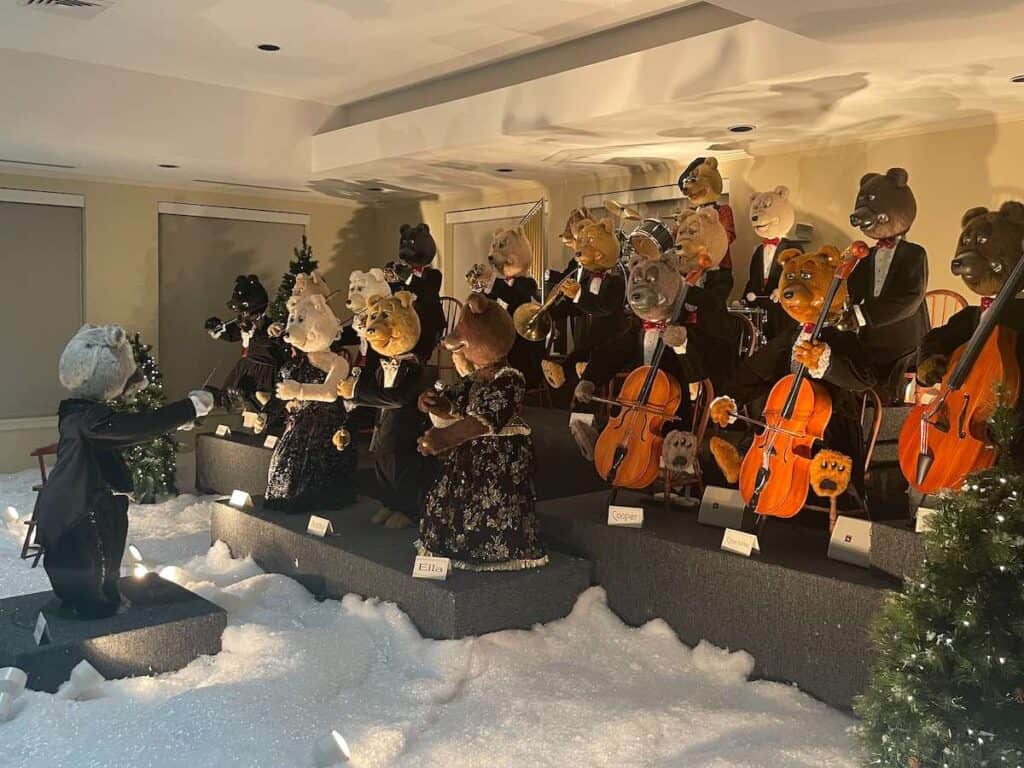 Orchestra made of animatronic bears