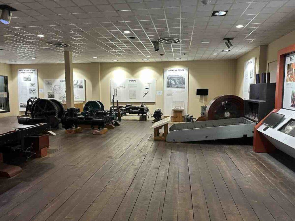 Machinery in exhibit hall at Reed Gold Mine