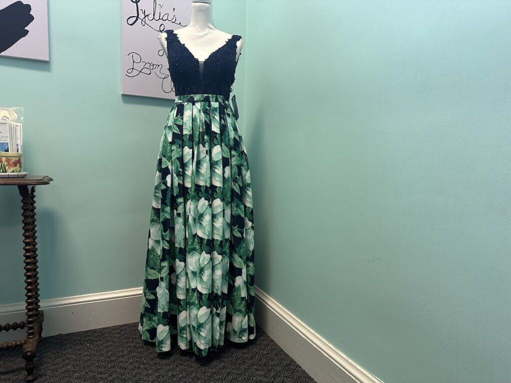 green dress