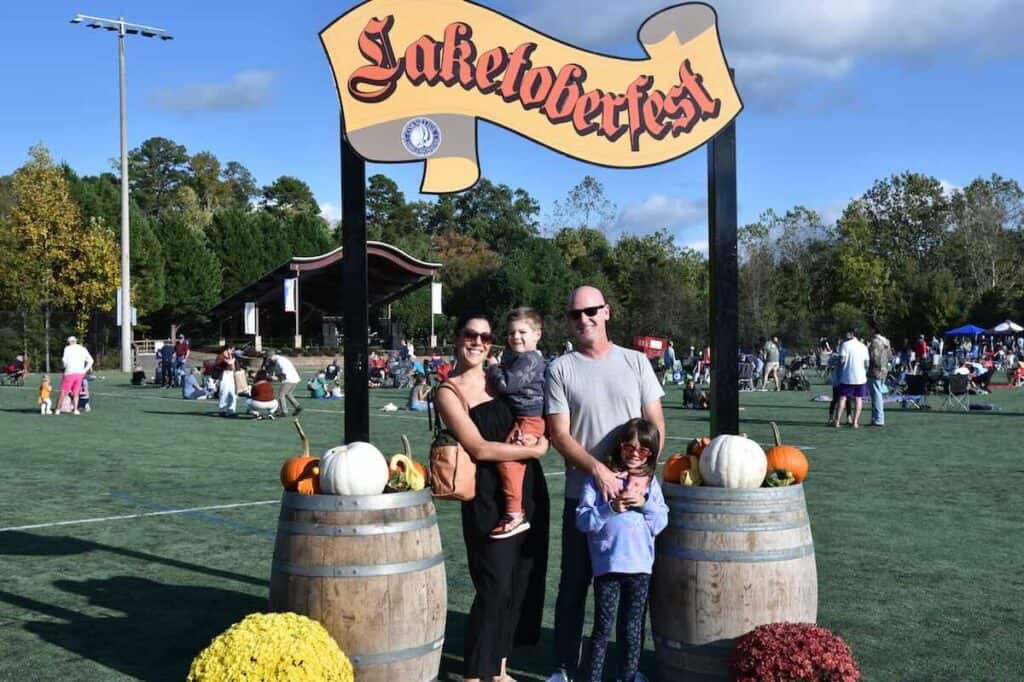 Family under banner for Lakeboterfest