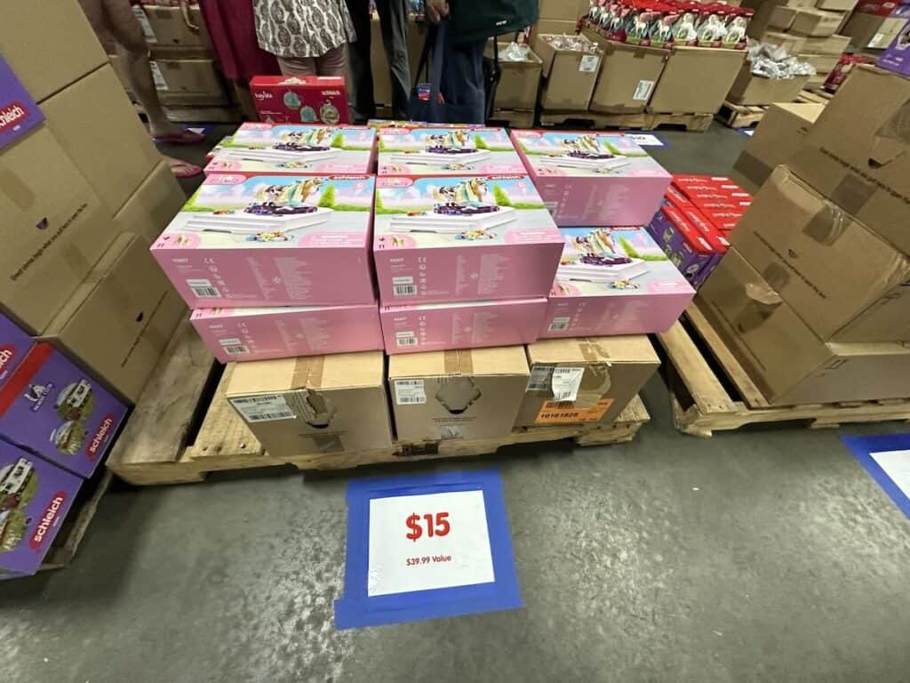 discounted toys at Schleich warehouse