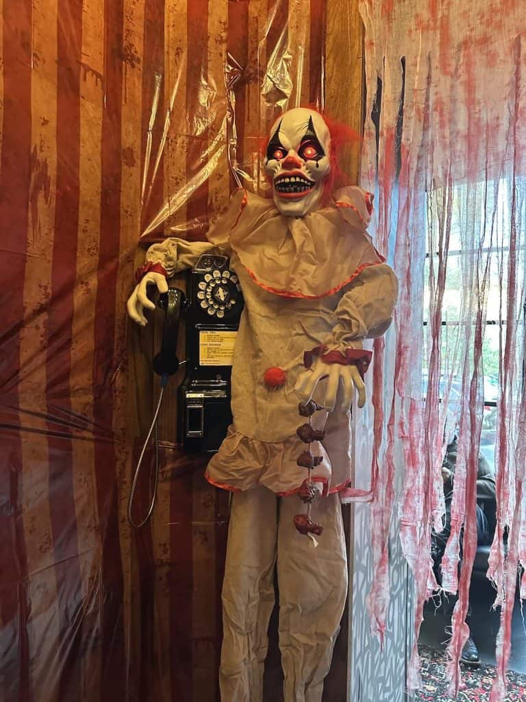 clown and telephone