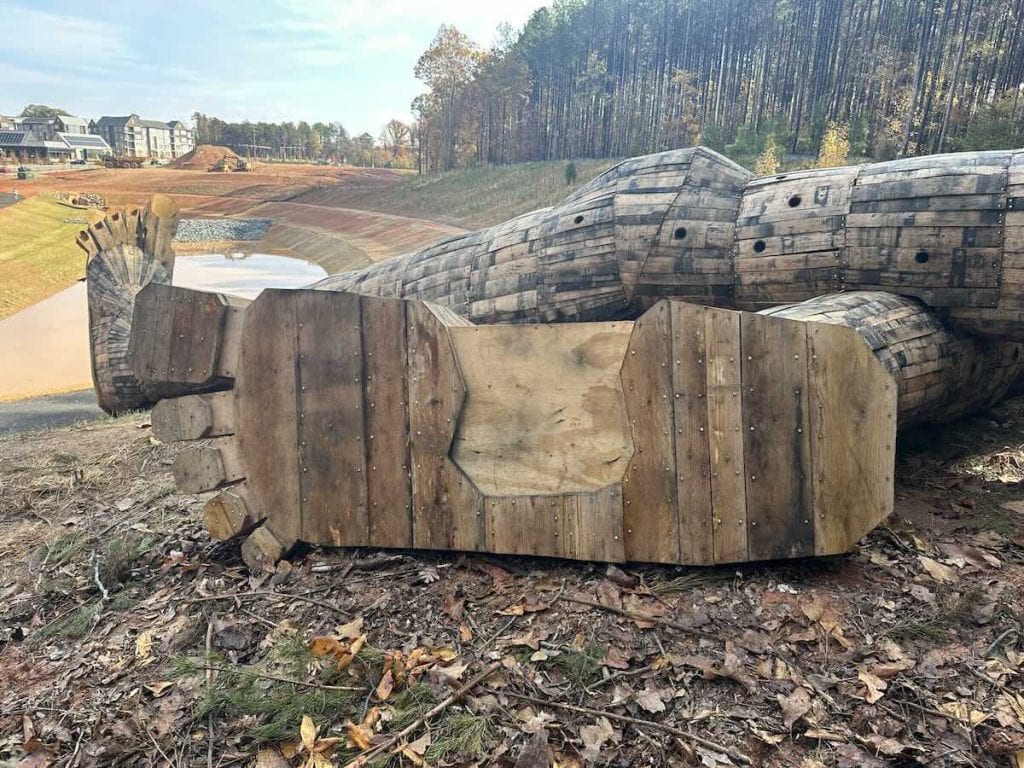 Dambo Troll's two feet