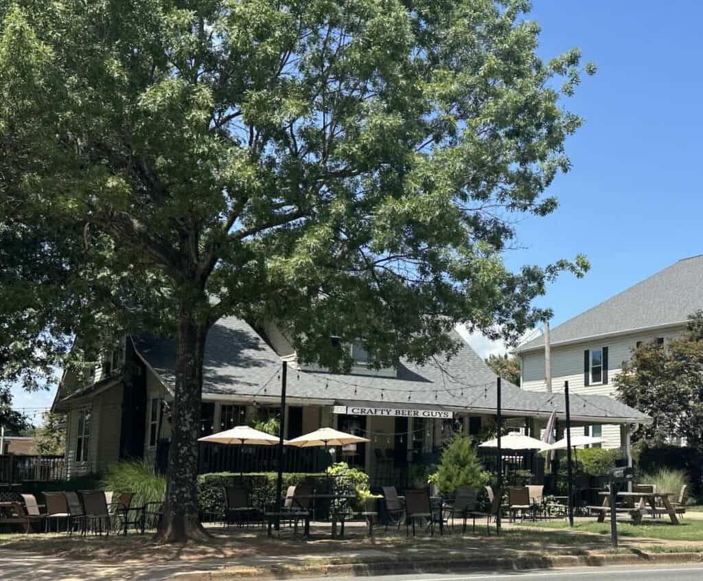 Exterior of Crafty Beer Guys in Huntersville, NC